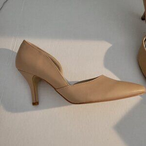 Calico KiKi "Karissa" Tan colored dress shoes, new in box,size 8